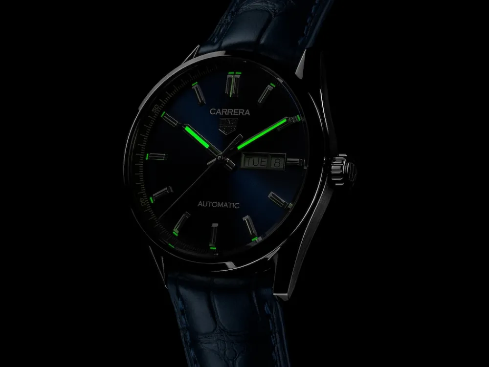 Carrera Day-Date^TAG Heuer Store